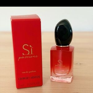 Giorgio Armani Si Passione Red Perfume